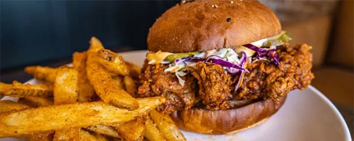 Hamburguesa con salsa fry sauce